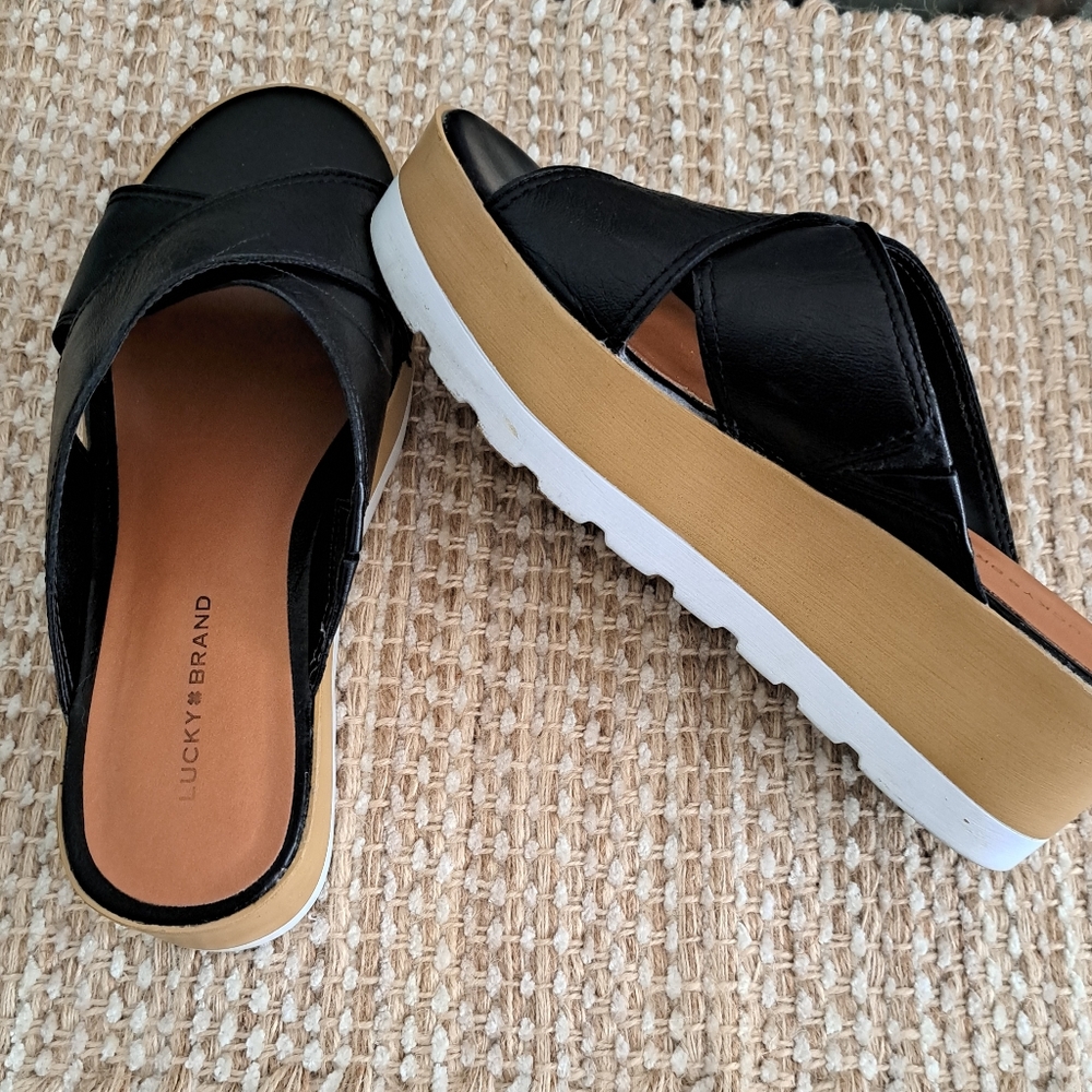 Lucky Brand Black Vebony leather, padded insole platform Sandals size 7, 37 1/2